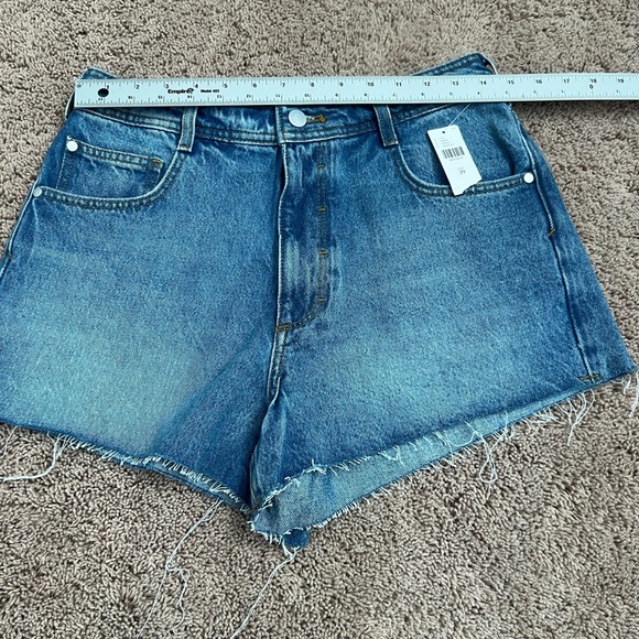 NWT new 29 fits 28 Anthropologie pilcro high rise frayed denim jean shorts blue - Picture 14 of 17